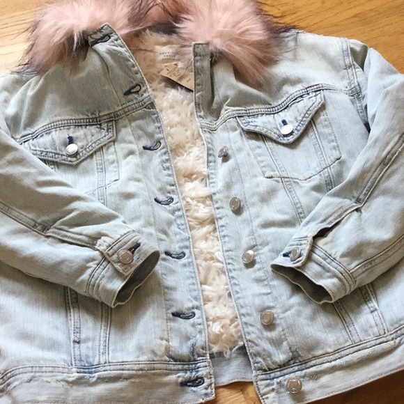 American Eagle Outfitters Jackets & Blazers - American Eagle Jean jacket size XS